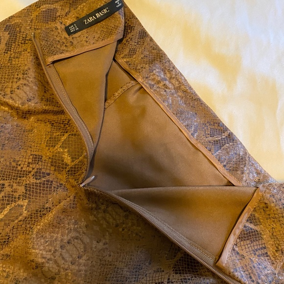 Zara snake skin skirt, side slit, size S - Picture 7 of 7